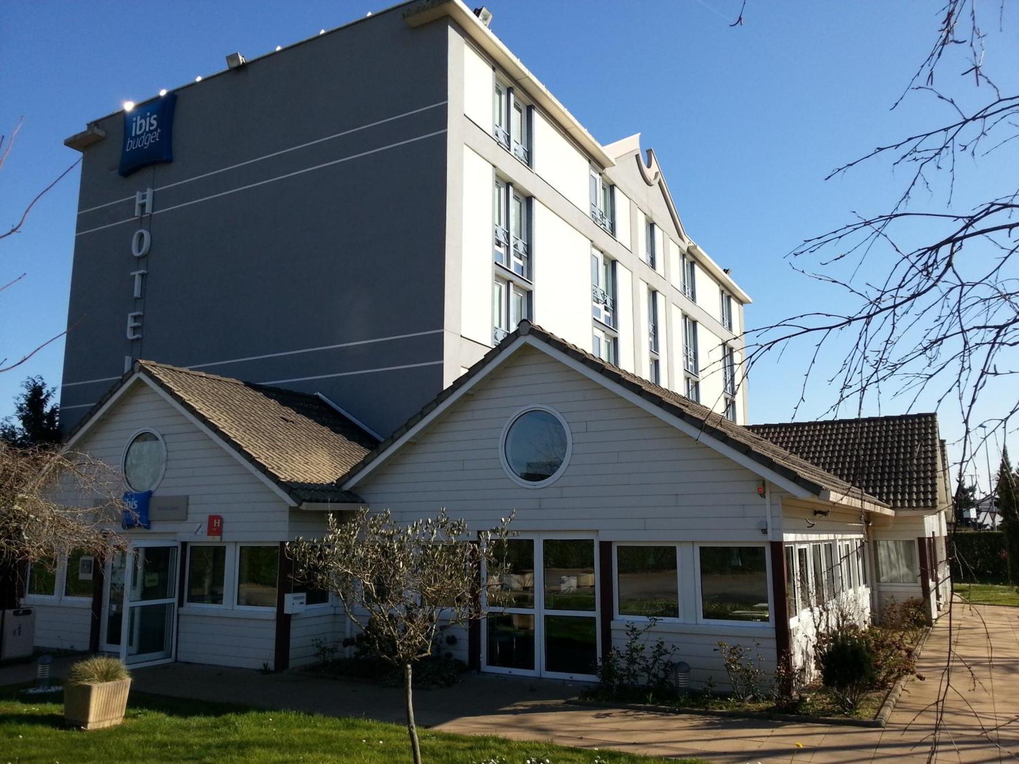 Hotel Ibis Budget Nantes Ouest Atlantis Couëron Esterno foto