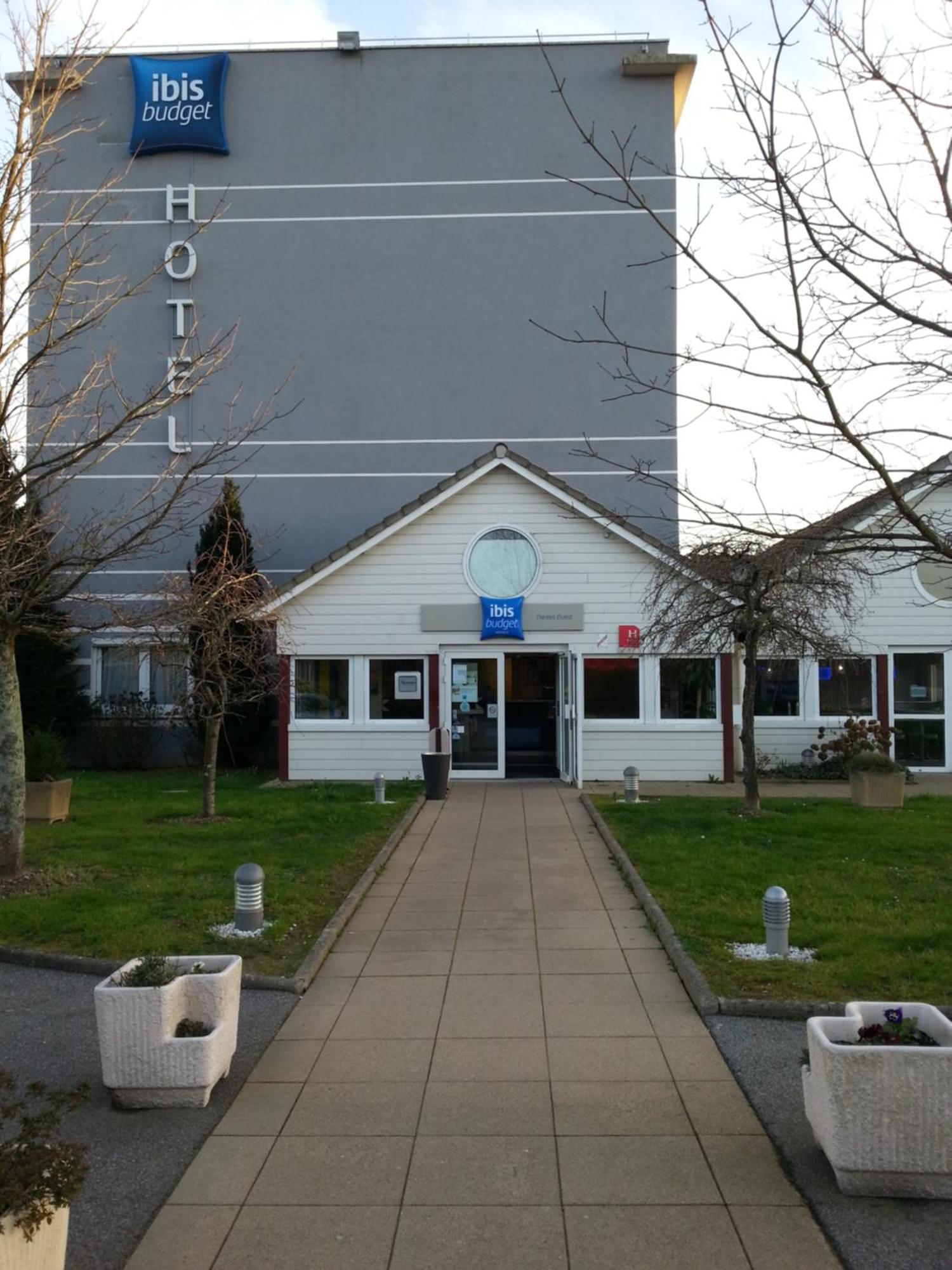 Hotel Ibis Budget Nantes Ouest Atlantis Couëron Esterno foto