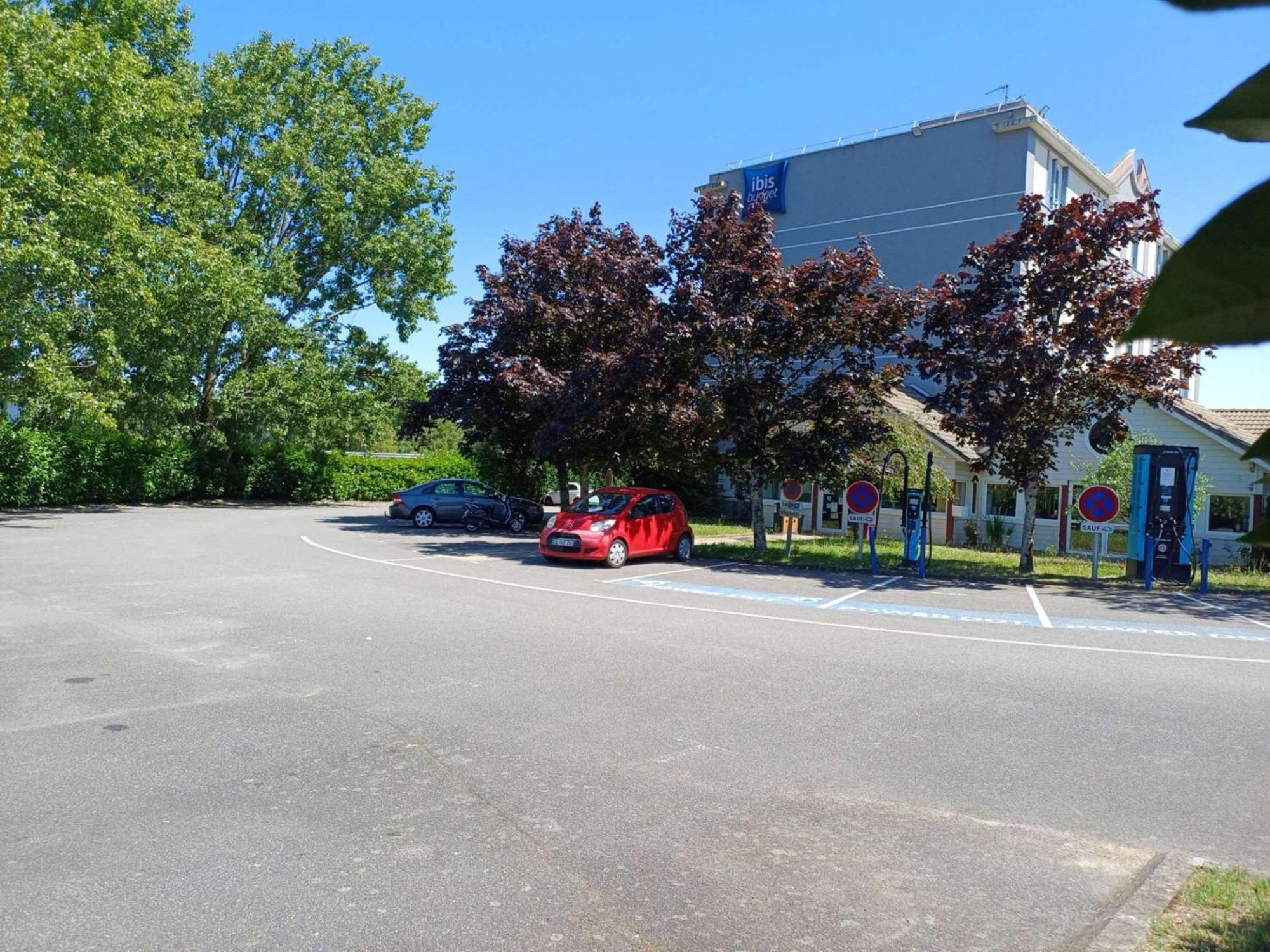 Hotel Ibis Budget Nantes Ouest Atlantis Couëron Esterno foto